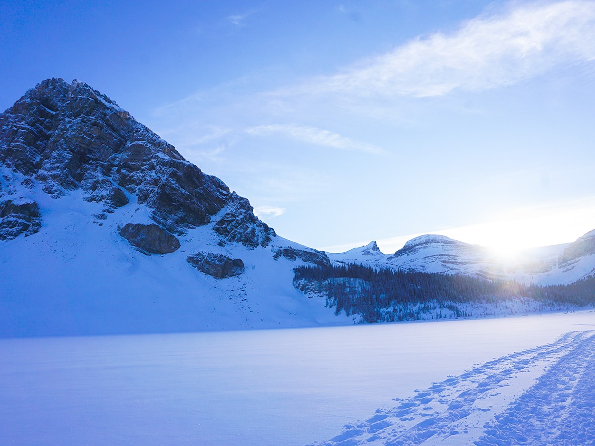 Views of Bow Lake snowshoe trail in Banff National Park