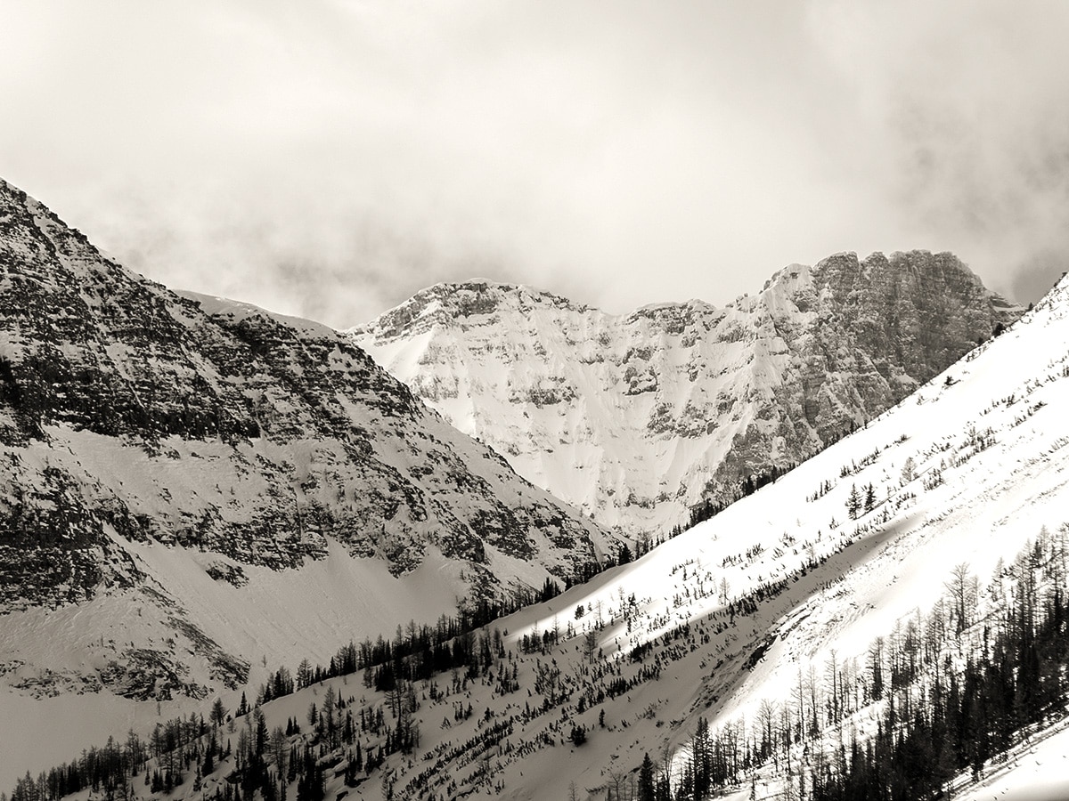 Great views on Taylor Lake and Panorama Meadows snowshoe trail in Banff National Park