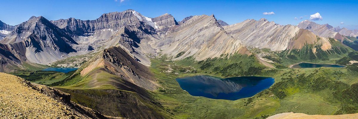 Panoramic view of Cairn Pass backpacking trail in Jasper National Park