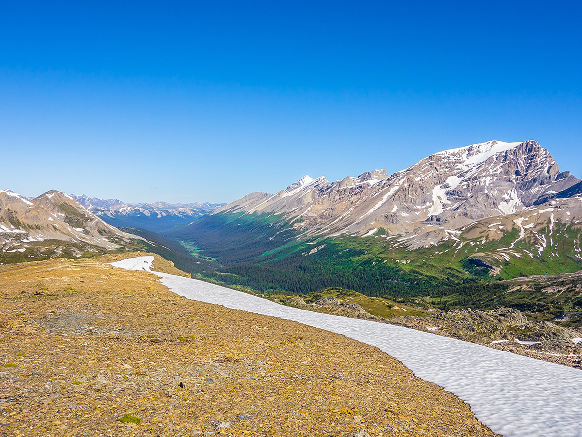 Panoramic views on Maligne Pass and Replica Peak backpacking trail in Jasper National Park