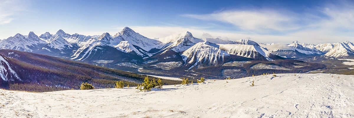 Rummel Ridge snowshoe trail in Kananaskis has amazing panoramic views