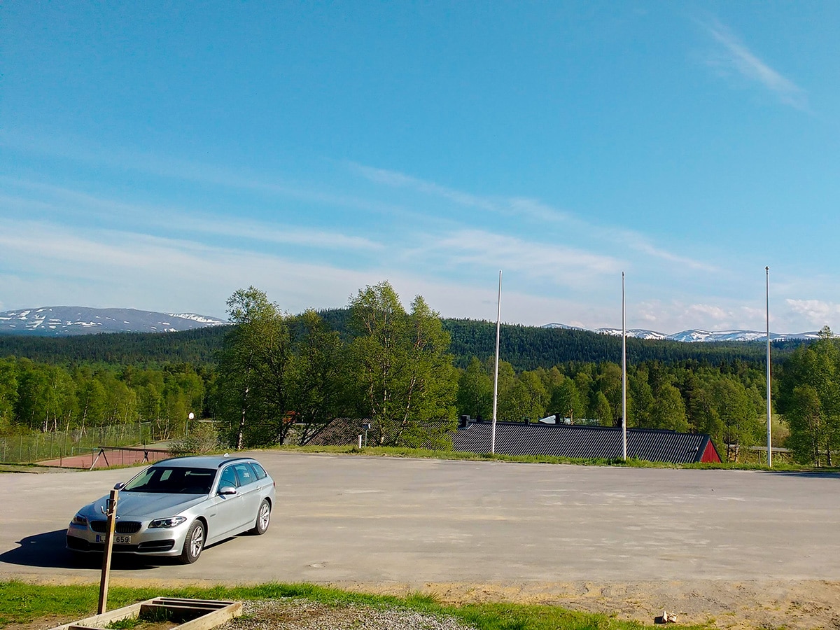 View from the parking lot on Nulltjärnsrundan hike in Åre, Sweden
