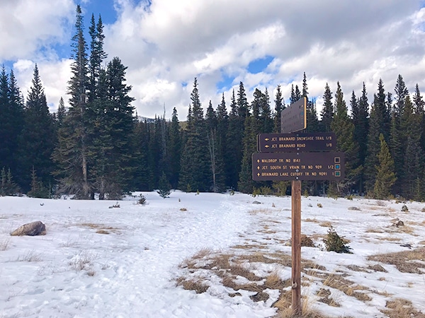 Scenery of Brainard Lake snowshoe trail in Indian Peaks, Colorado