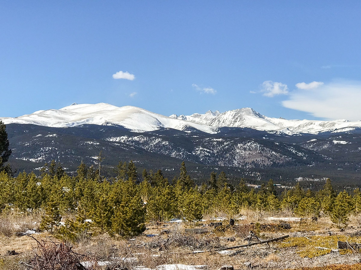 Mountain tops on Dot snowshoe trail in Indian Peaks, Colorado