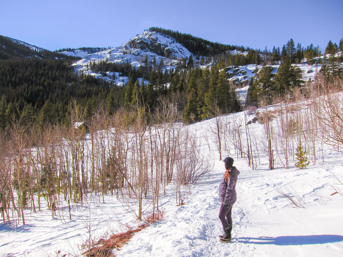 Hike of Hessie snowshoe trail in Indian Peaks, Colorado