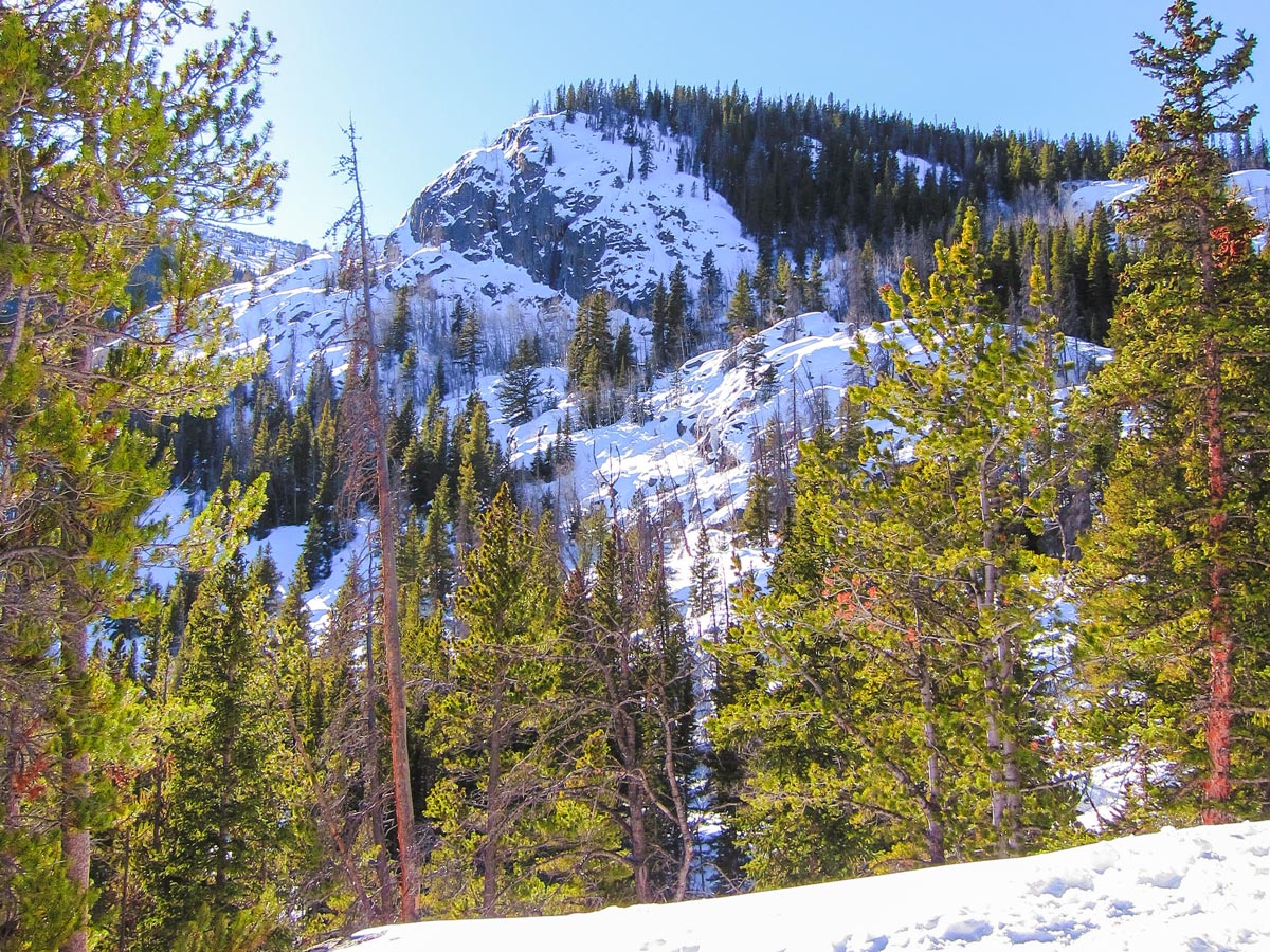Beautiful views on Hessie snowshoe trail in Indian Peaks, Colorado
