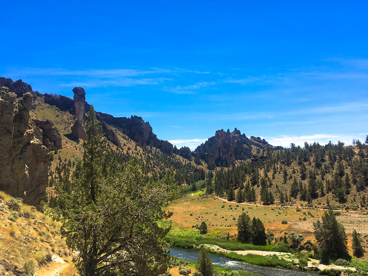 Rejoining the crooked river on Smith Rock Summit MTB trail in Bend, Oregon