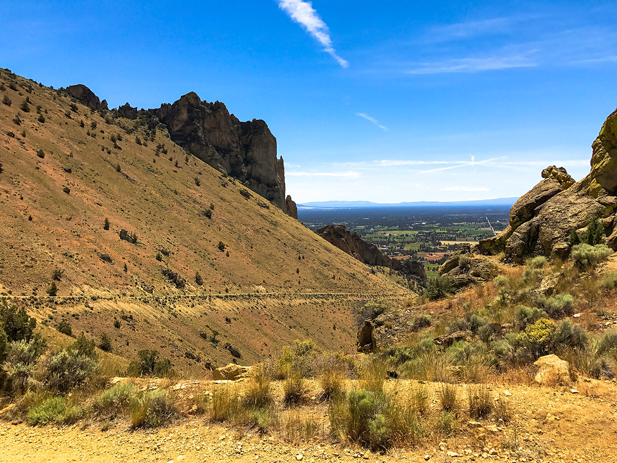 Dirt road climb on Smith Rock Summit MTB trail in Bend, Oregon