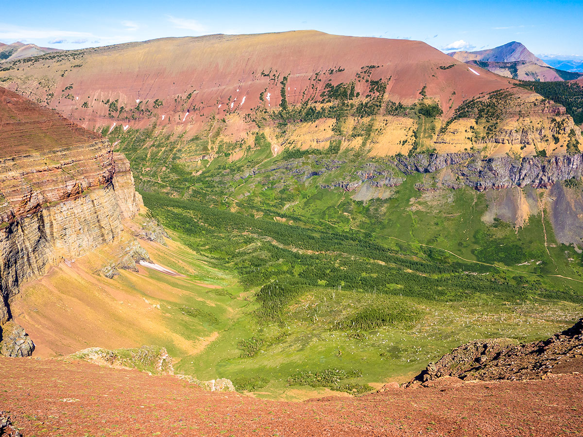 Stunning colours on Loaf Mountain and Spionkop scramble in Castle Provincial Park, Alberta