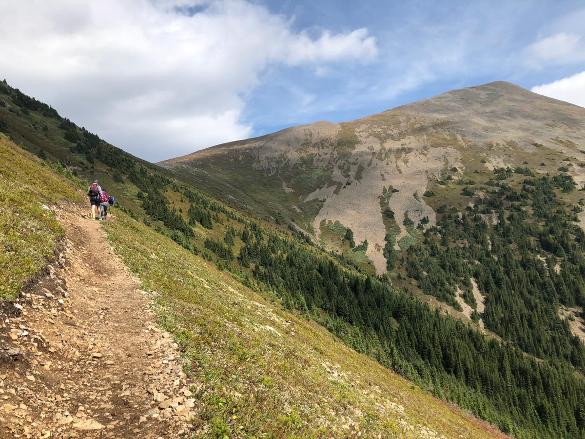 Lillian and Galatea Lakes backpacking trail in Kananaskis has great panoramic views