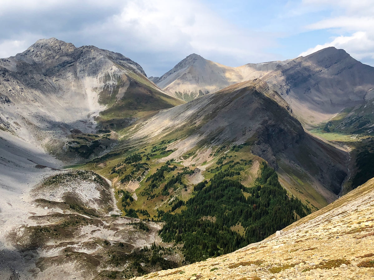 Stunning peaks from Lillian and Galatea Lakes backpacking trail in Kananaskis, Canmore
