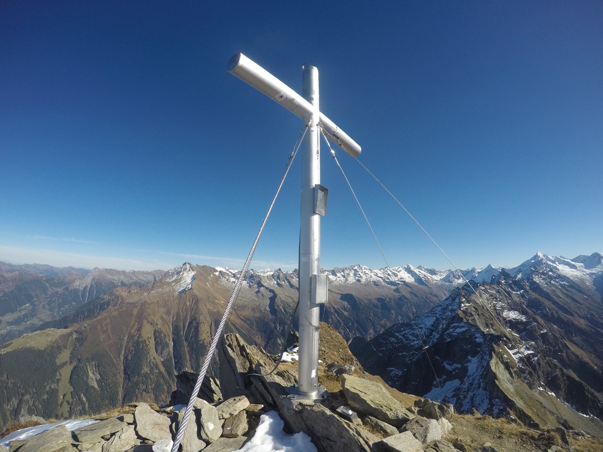 Tristner summit cross, hiking in Mayrhofen