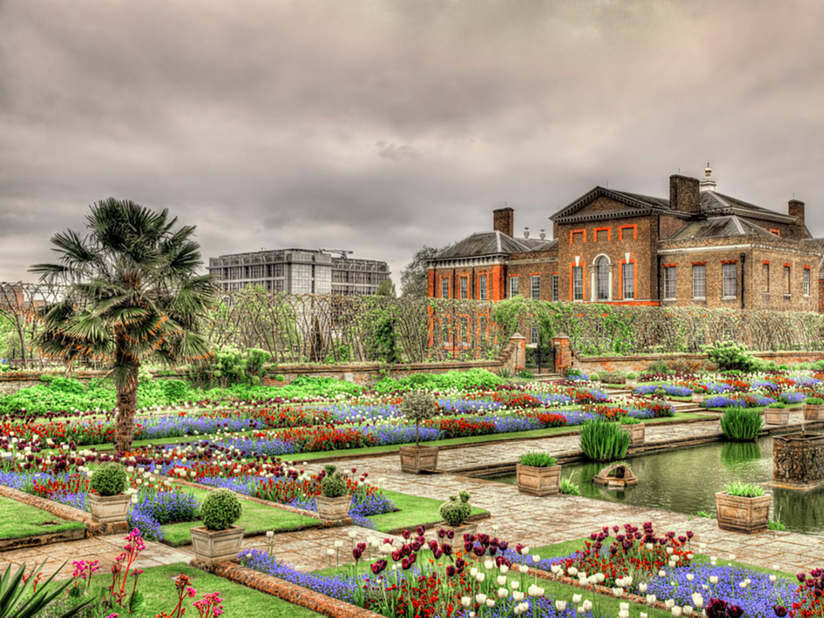 View of Kensington Palace on St. James, Green, Hyde and Kensington parks walking tour in London, England