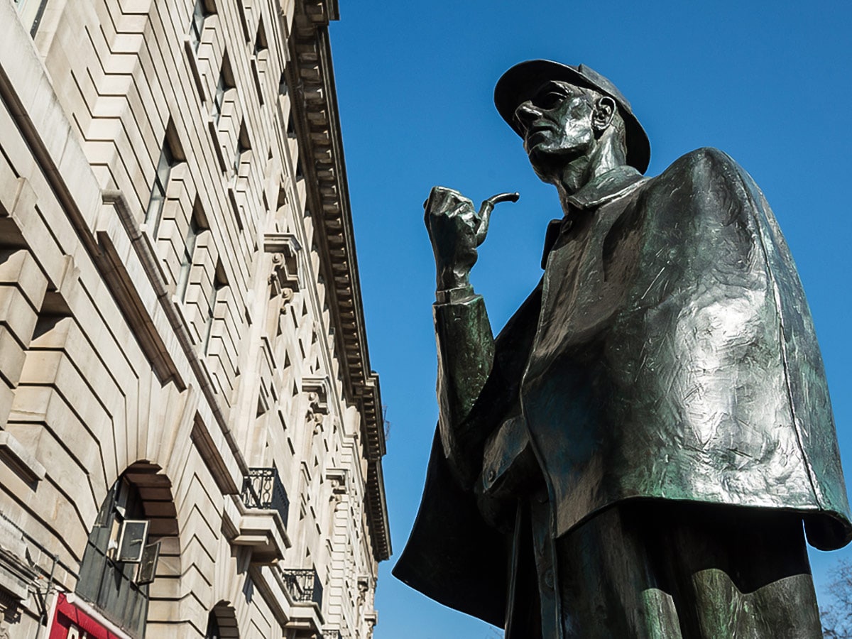 Sherlock Holmes Statue on Baker Street, Regents Park, Fitzrovia and the British Museum walking tour in London, England