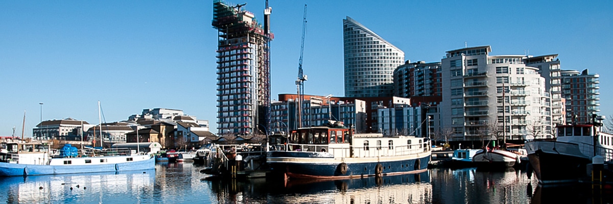 Docklands panorama on Greenwich to The Tower via Canary Wharf and the Thames walking tour in London, England