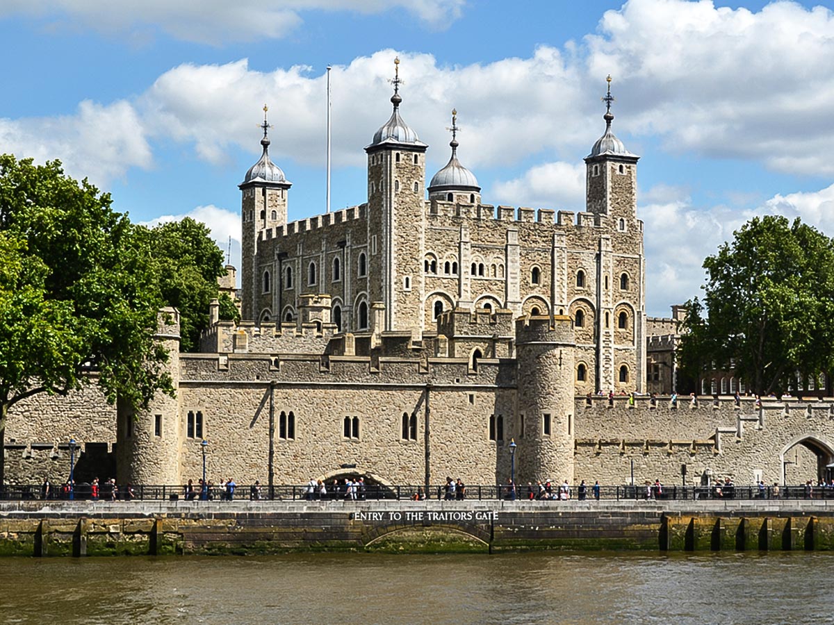Tower of London on Greenwich to The Tower via Canary Wharf and the Thames walking tour in London, England