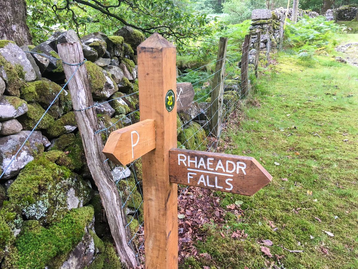 Signposted route on Rhaeadr Ddu and Coed Ganllwyd hike in Snowdonia National Park, Wales