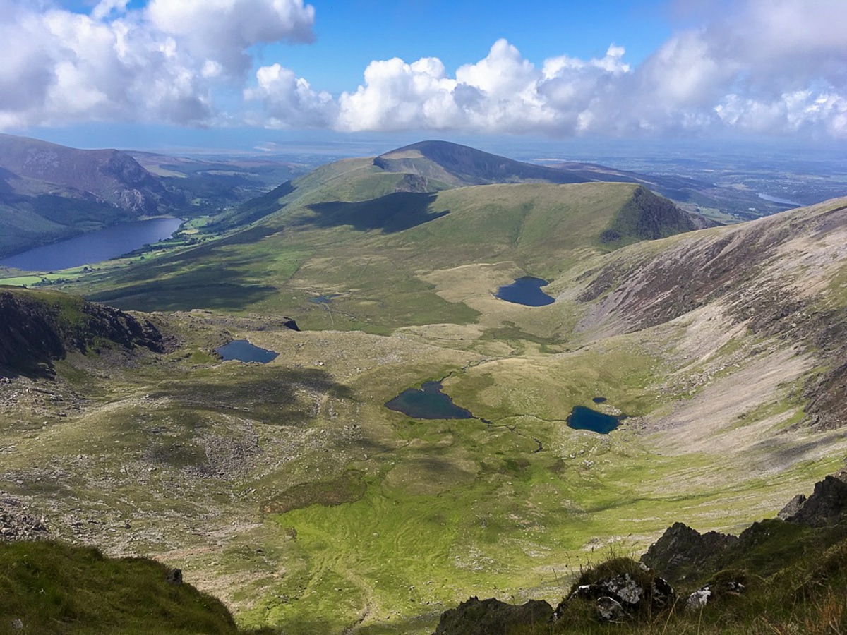 Snowdon Horseshoe hike has beautiful scenery of Llyn Glaslyn