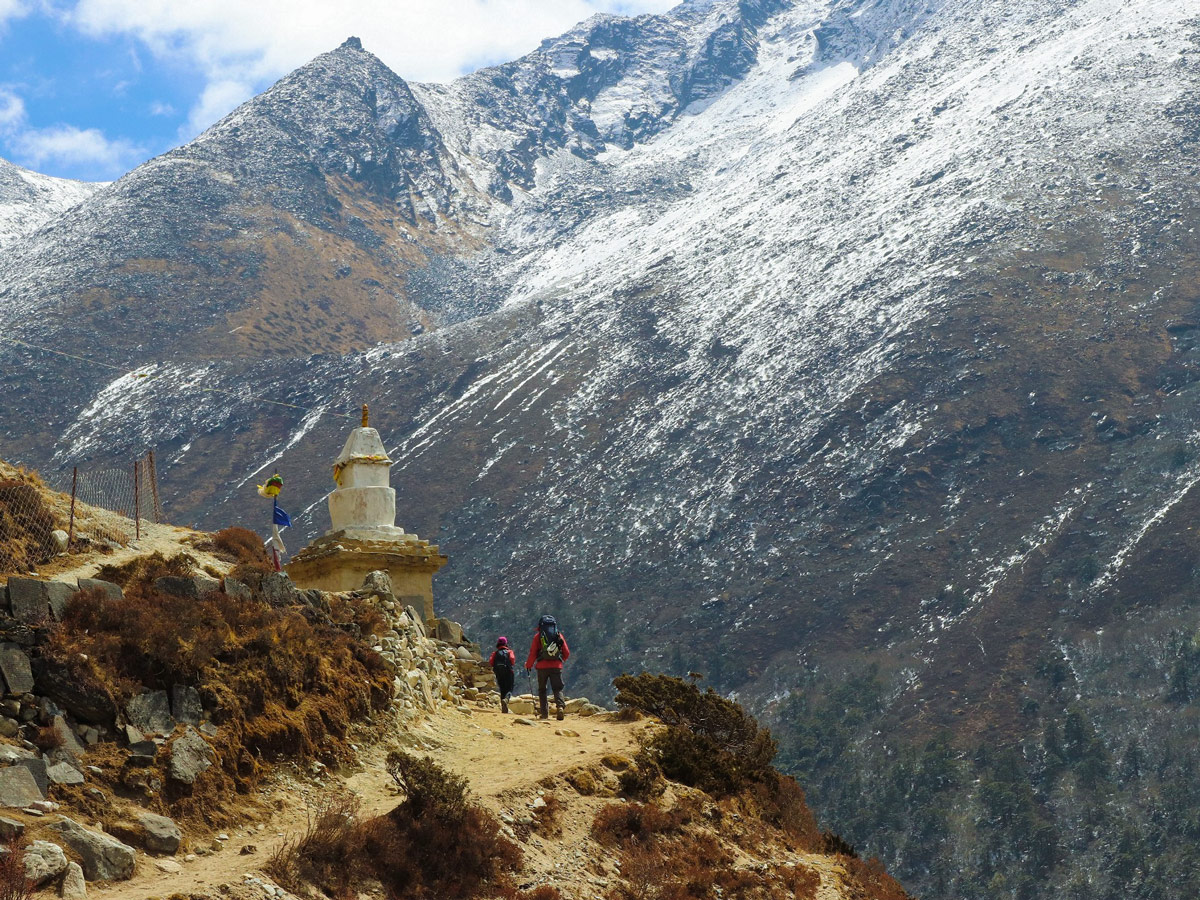 Stunning views on the Mount Everest Base Camp Trek to Dingboche