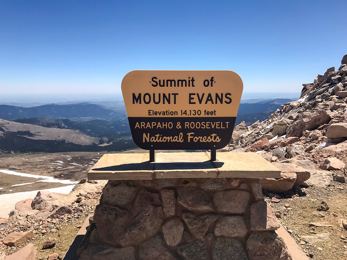 Mount Evans hike near Denver has the scenery of snowy peaks during the winter