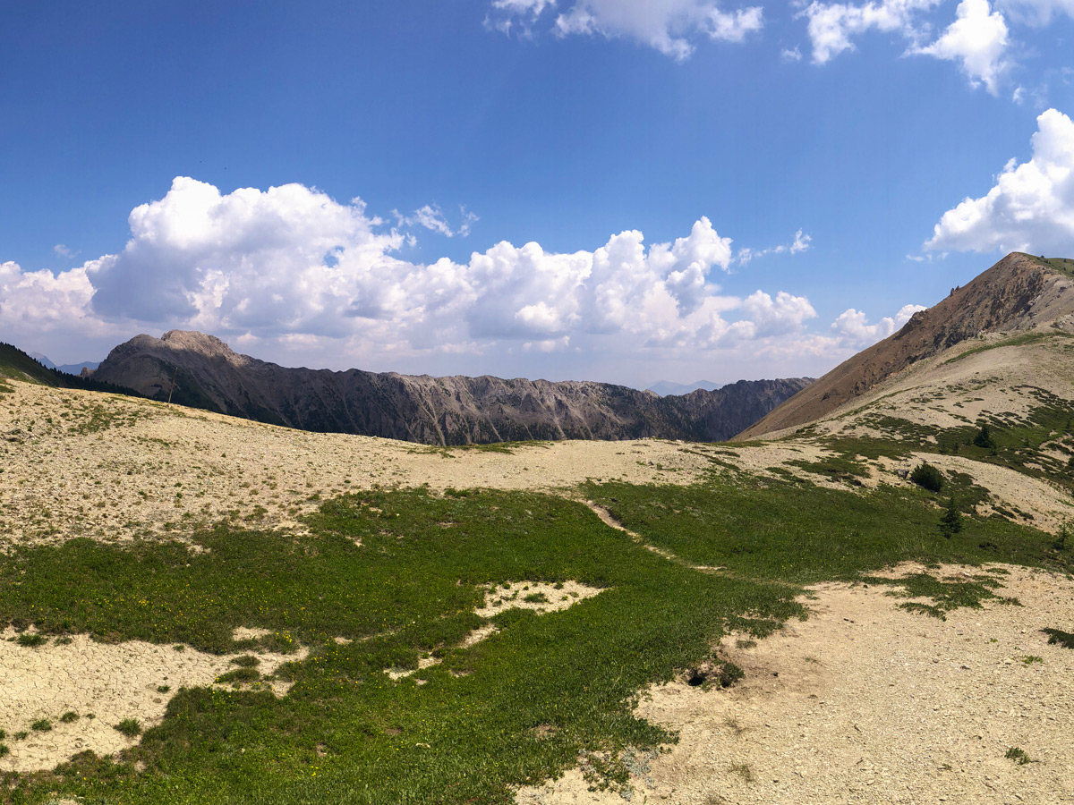 Beautiful views on Kindersley-Sinclair Loop hike in Kootenay National Park, the Canadian Rockies