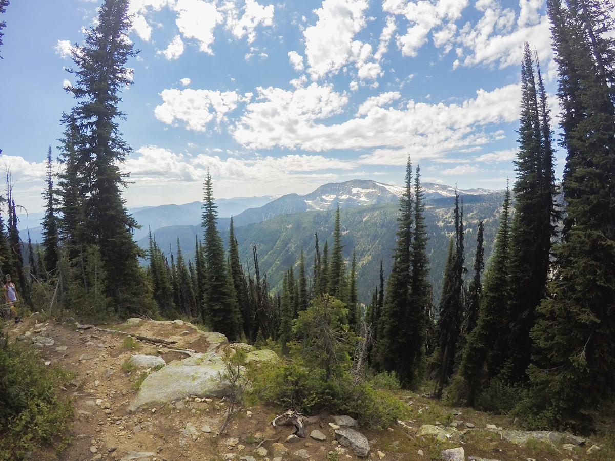 Gimli Ridge hike in West Kootenays rewards with beautiful mountain views