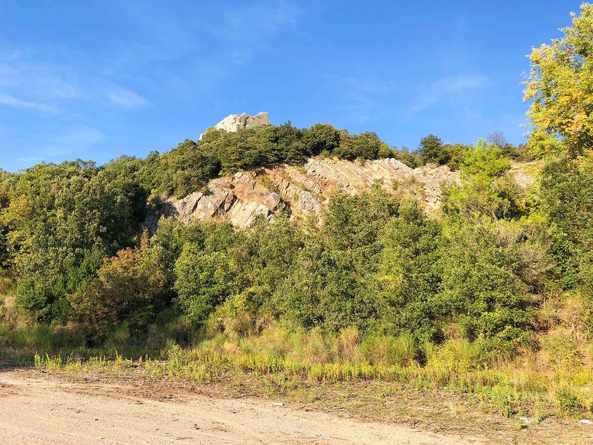 Pretty rocky outcrop on the Gaiole Loop walk in Tuscany, Italy