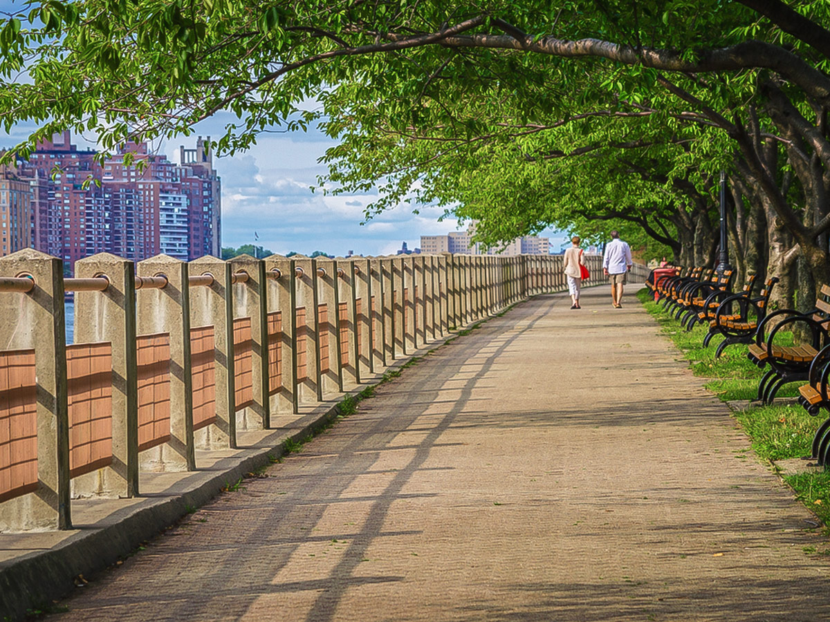 East River on Upper East Side Walking Tour in New York City