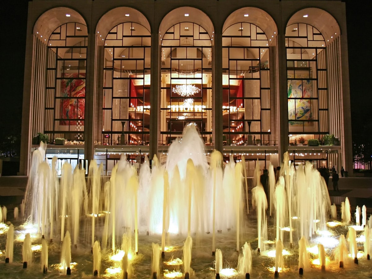 Fountains of the Lincoln Center on Upper West Side Walking Tour in New York City