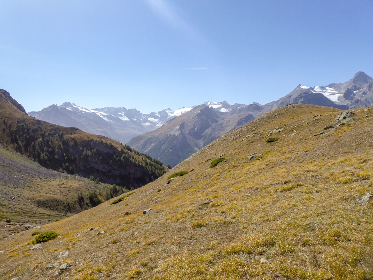 Colletto (small pass) - fake pass on Col Tsasèche hike in Gran Paradiso National Park