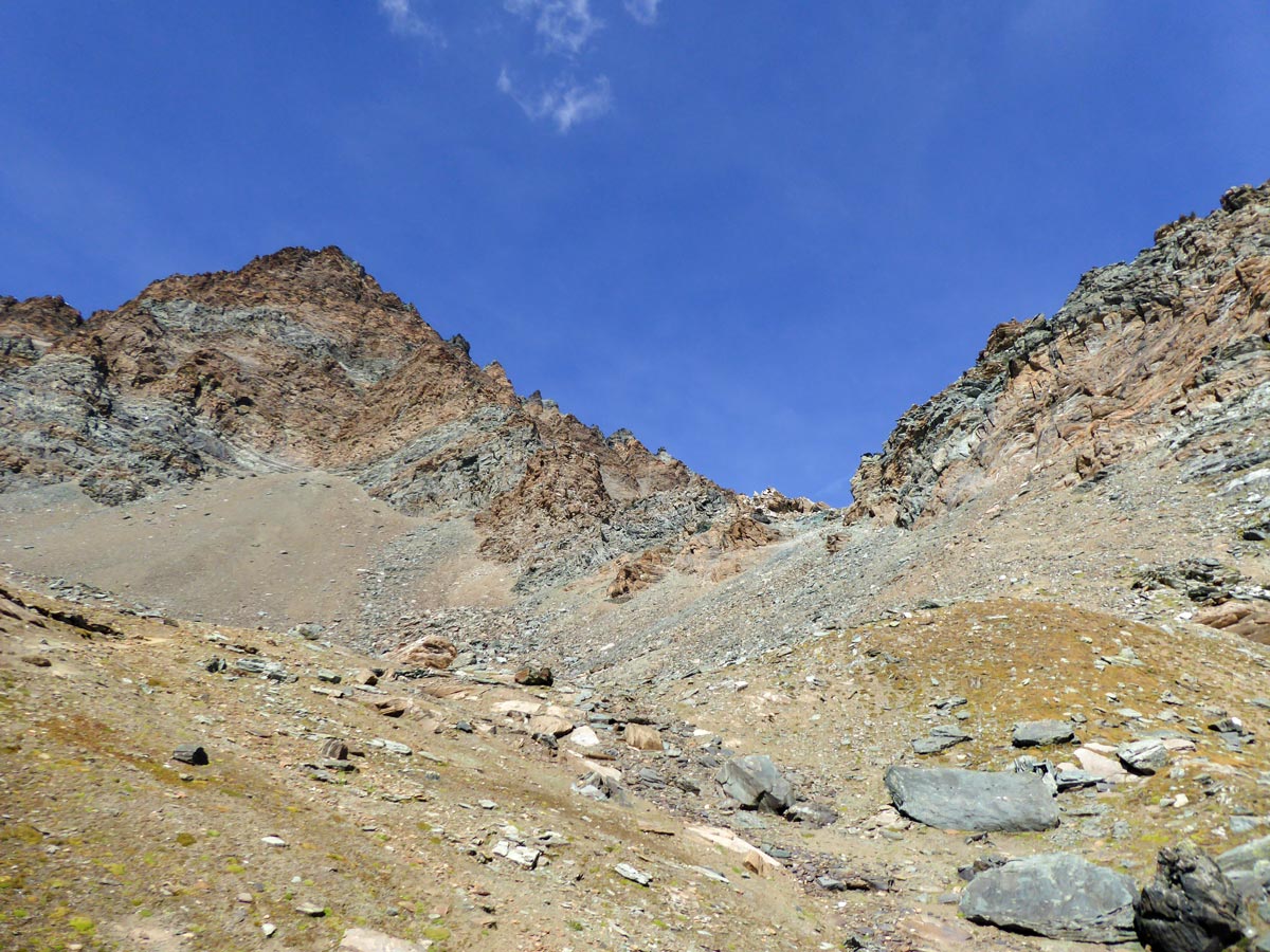 Red rocks of Colle Della Rossa trail