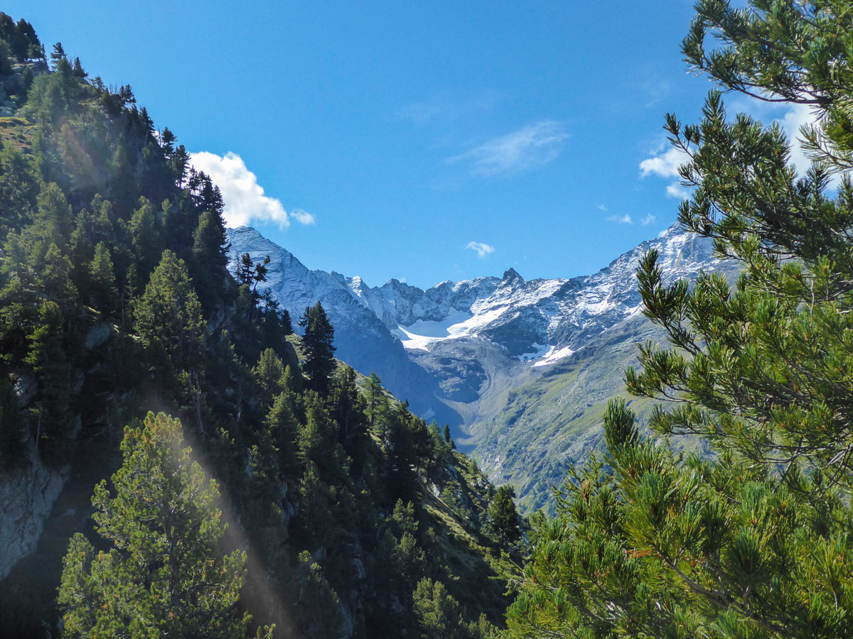 Glaciers on Lago di Loie hike in Gran Paradiso National Park, Italy