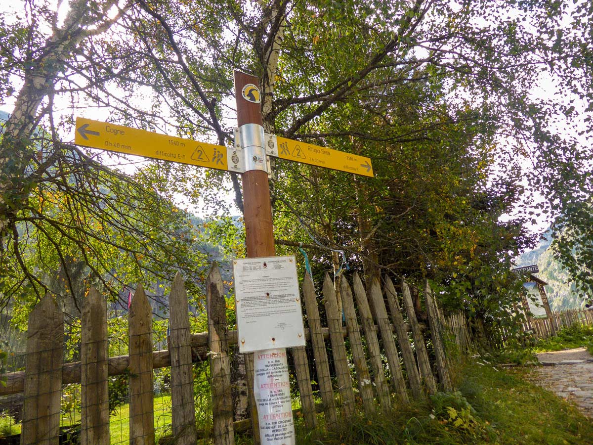 Signpost in Valnontey on Rifugio Vittorio Sella hike in Gran Paradiso National Park, Italy