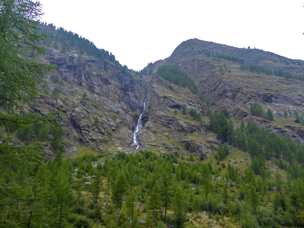 Picturesque views along Valnontey River trail