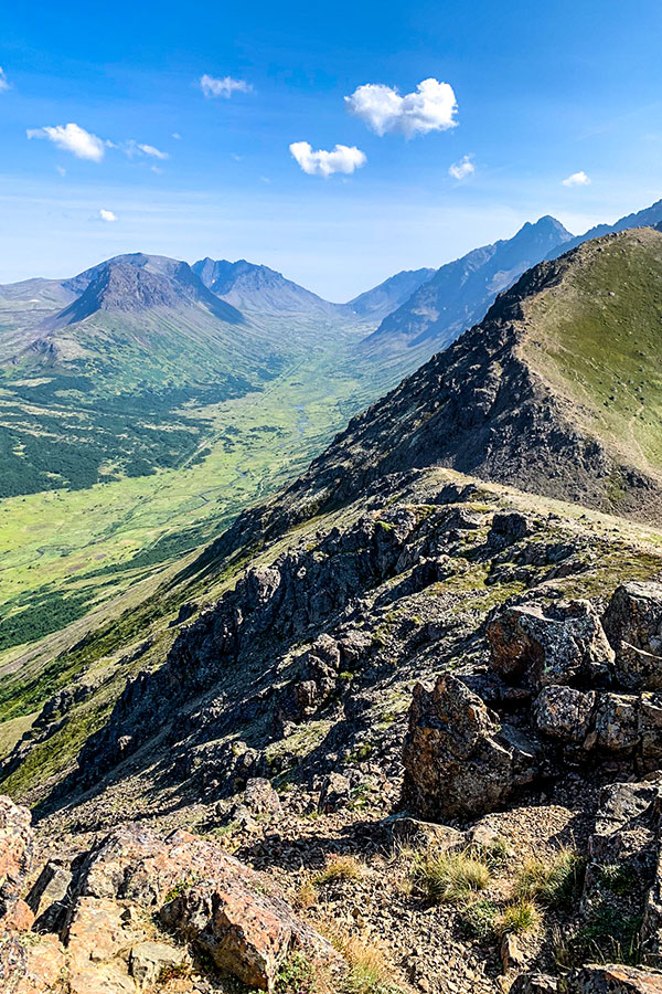 Valley views on top of Flattop Mountain Trail near Anchorage