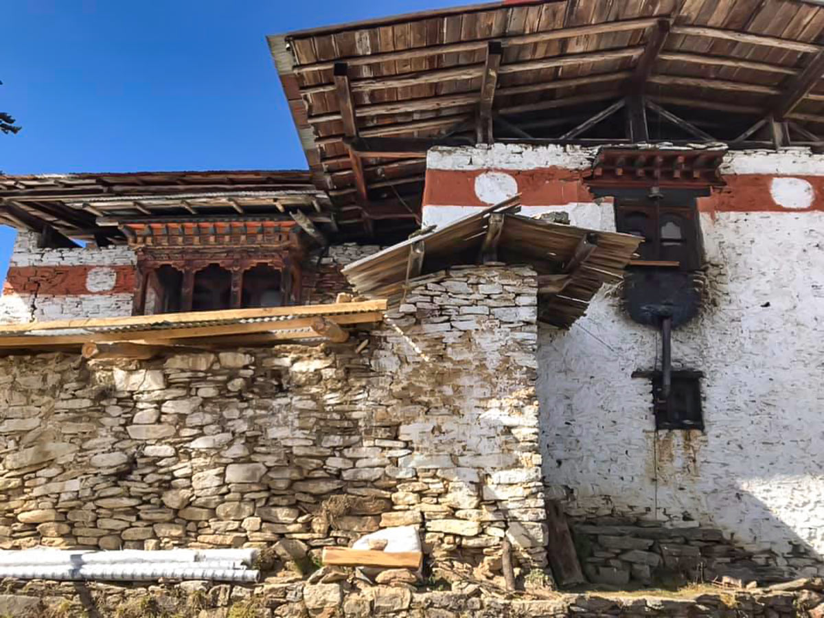 Pomola Gompa