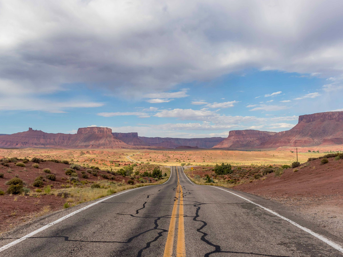 Road to Devils Garden Loop hike in Arches NP