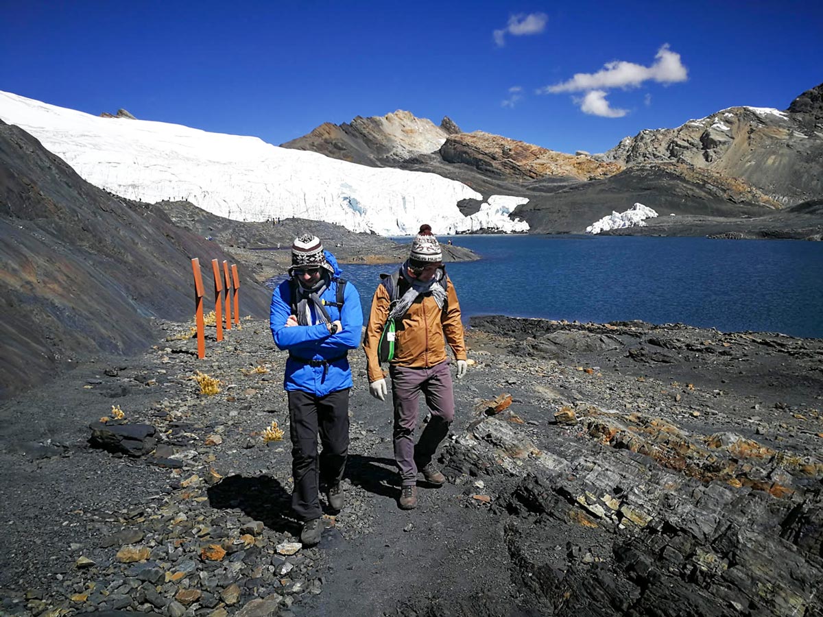 Hikers on traiol to Pastoruri Glacier