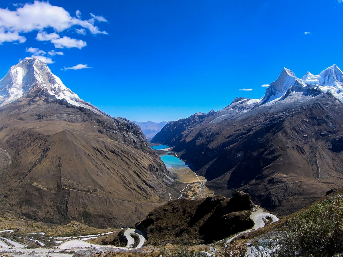 Beautiful valley of Portachuelo De Llanganuco