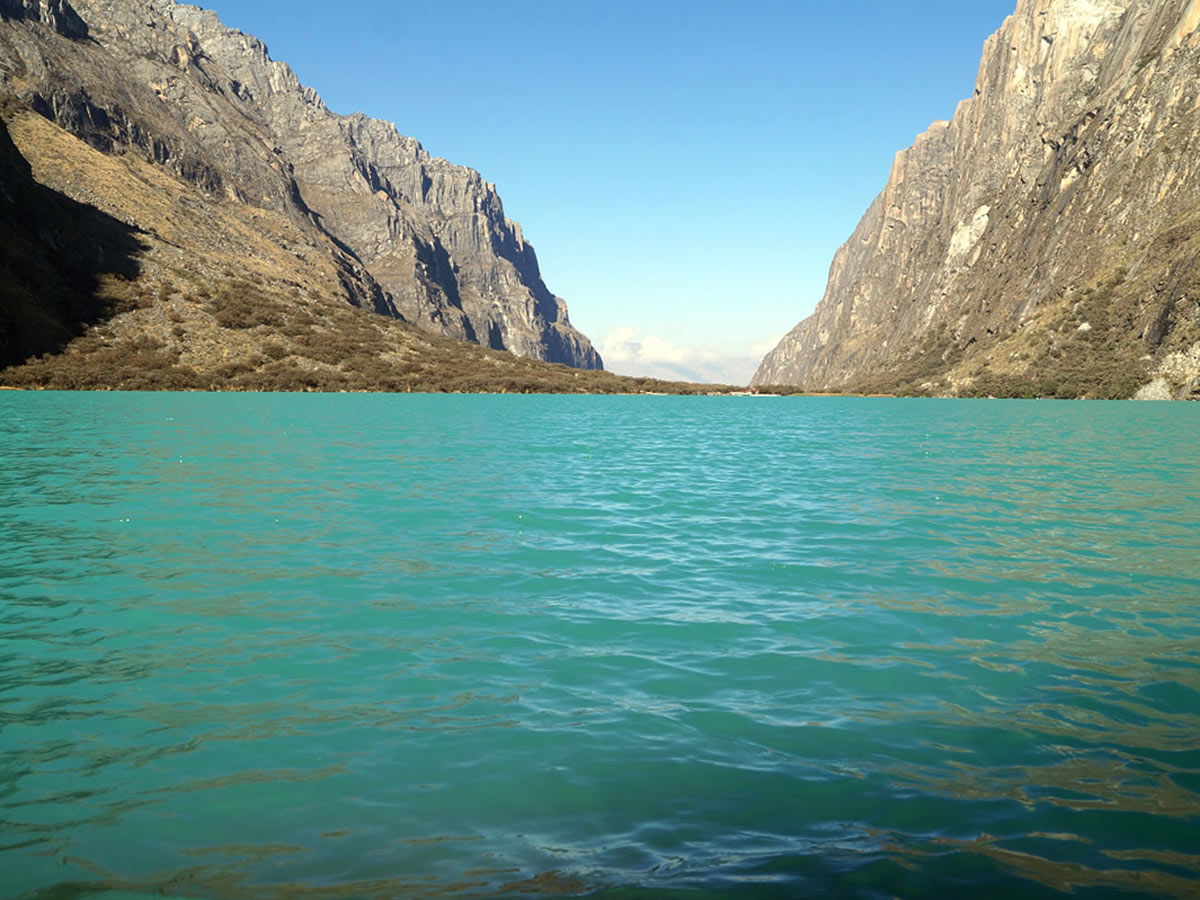 Turquoise waters of Portachuelo De Llanganuco