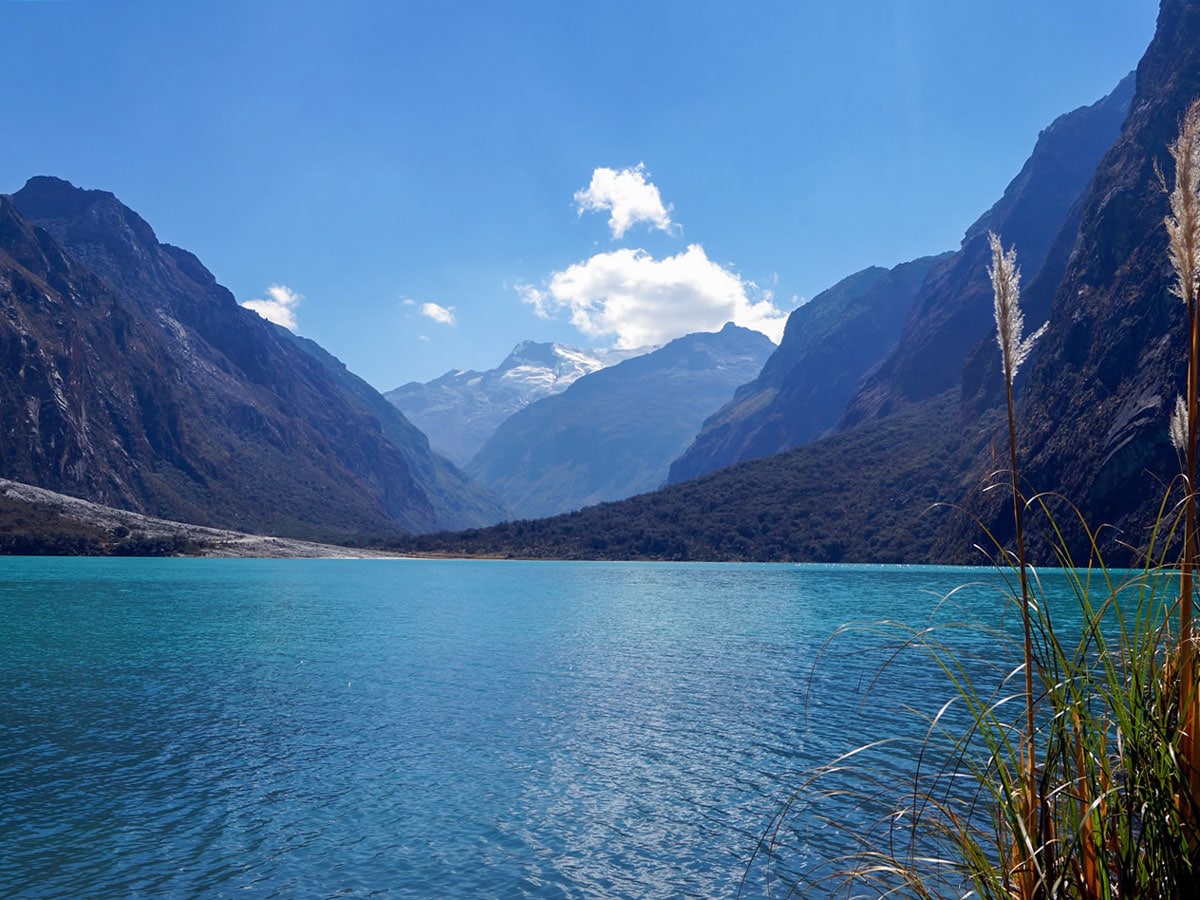 Beautiful Portachuelo De Llanganuco in Huaraz