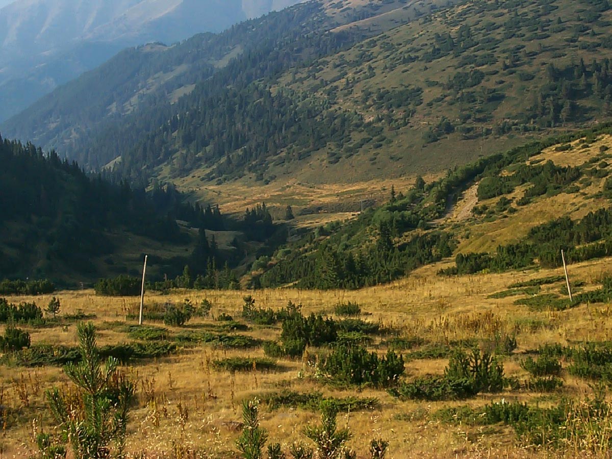 The valley of Radovitsa river, where the entire first stage lies. View from the saddle, where stage two begins