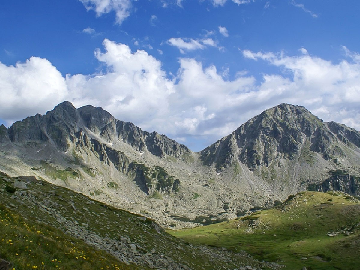 Views from Begovitsa valley stage four Jalovarnika and Kuklite peaks