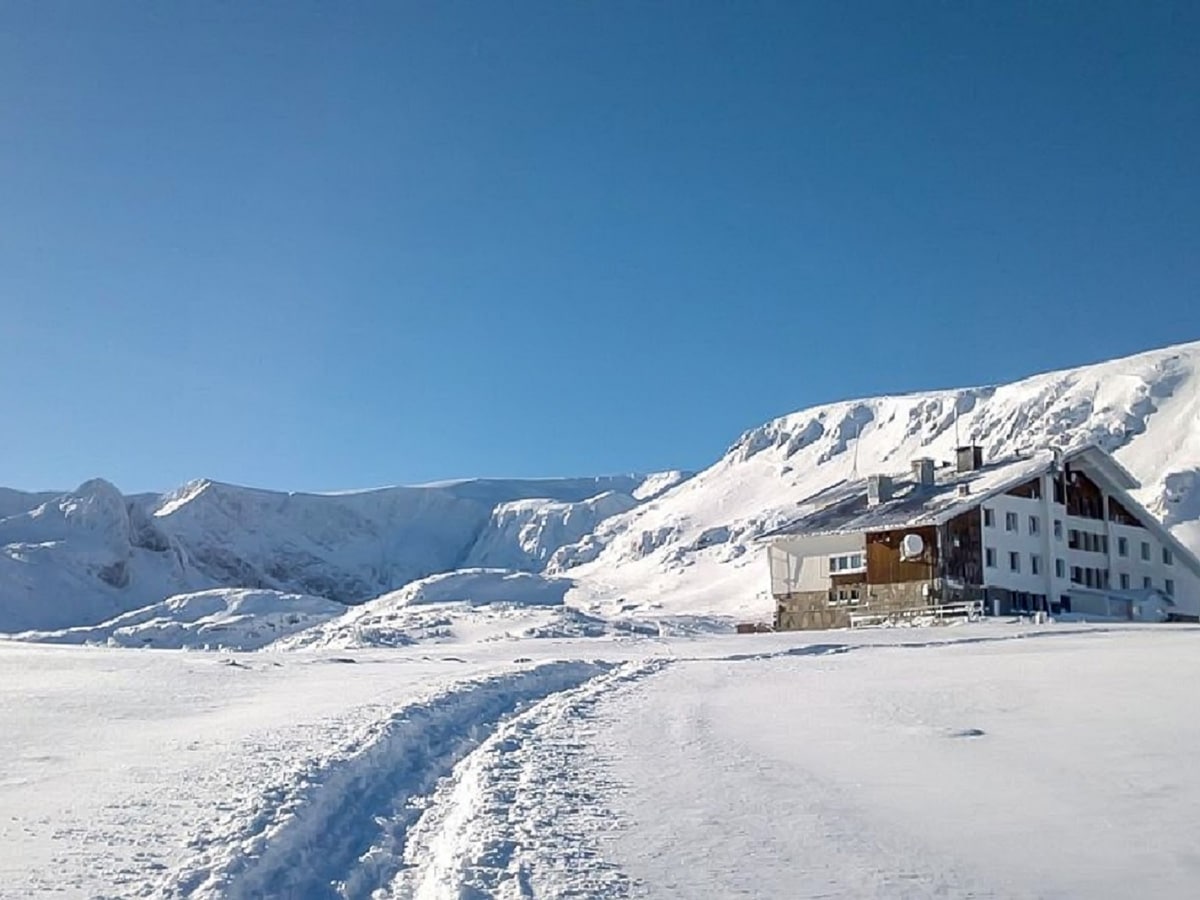 Seven Rila Lakes hut in winter. The ridge behid is the Dry ridge fourth stage goes on top of it