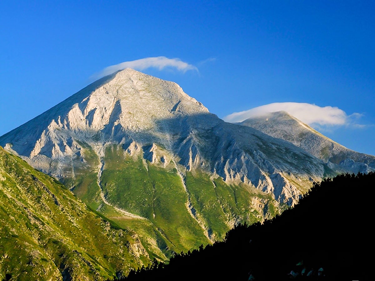 Vihrens south way of descent seen from distance