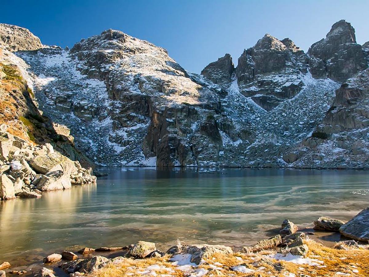 The Scary Lake and Kupeni peaks as seen from the shelter