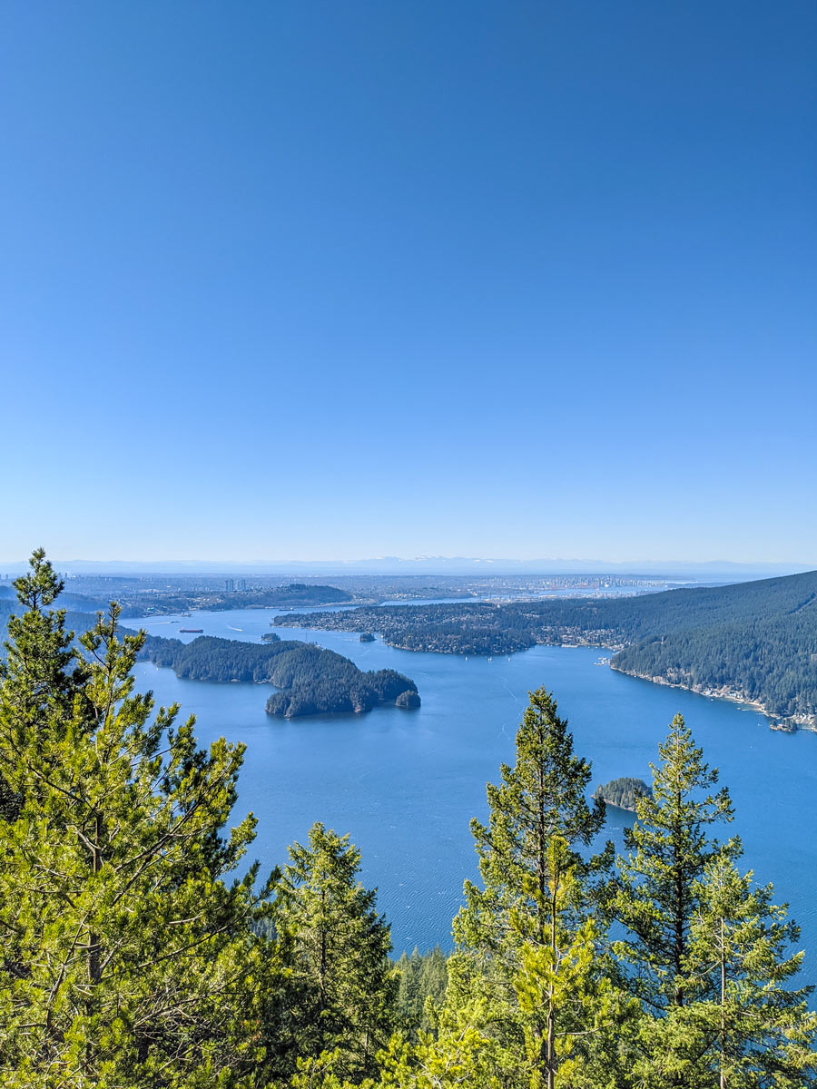 Island and ocean views from Diez Vistas hiking trails near Vancouver