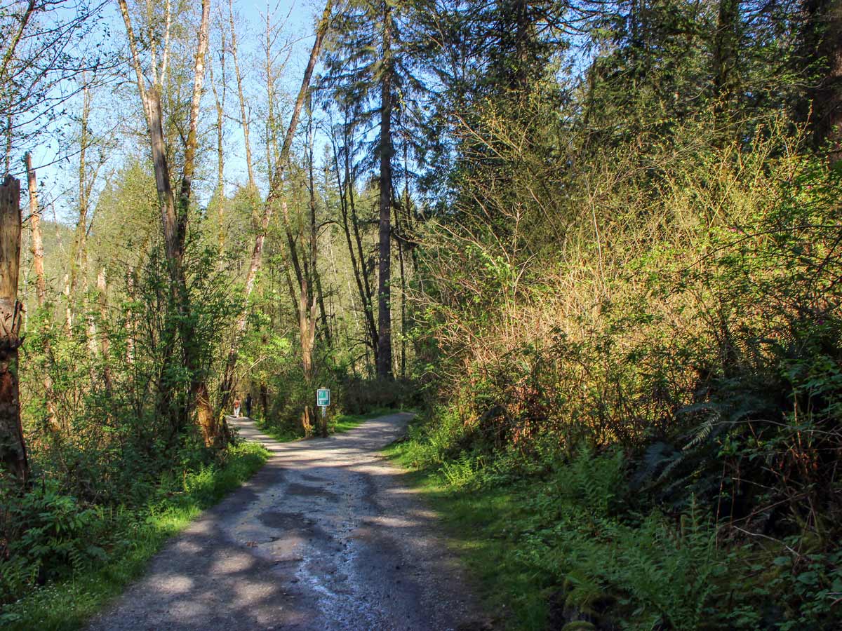 Trailhead for High Knoll hiking trail near Vancouver