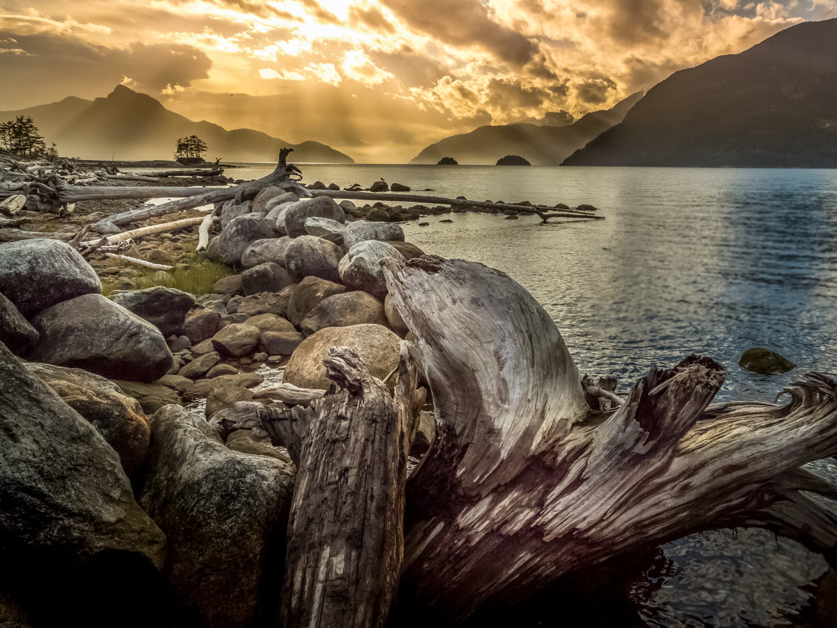 Squamish pacific ocean shoreline