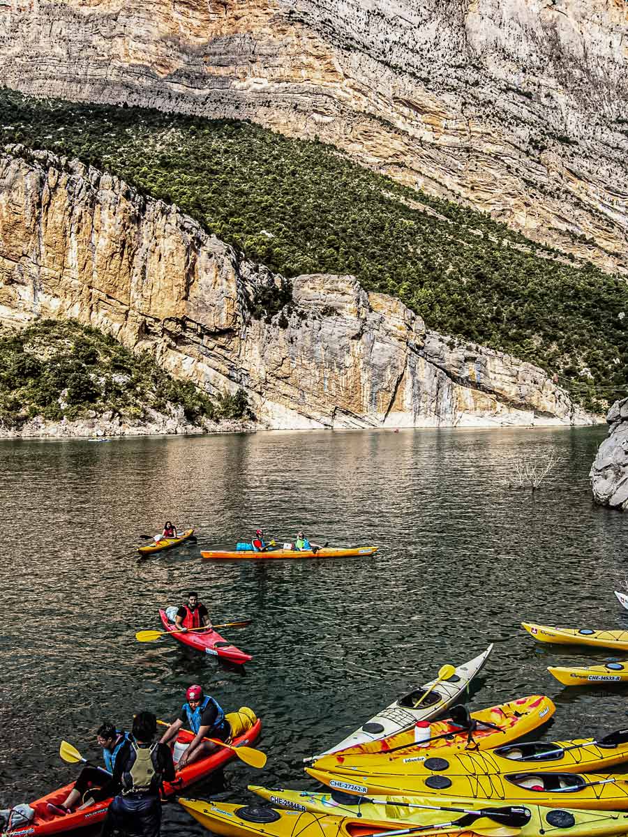 Group kayaking lessons on the lake